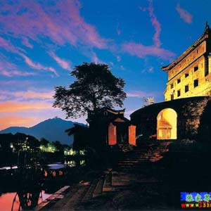 喜樂L線：天門山、張家界、袁家界、猛洞河、鳳凰古城超經(jīng)典五日游