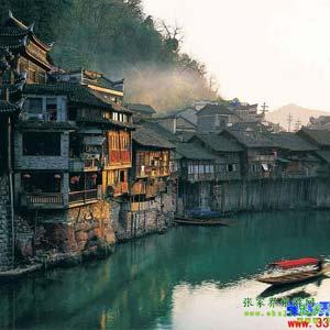 【長沙往返路線1】張家界、鳳凰古城、天子山、黃龍洞三晚四日游