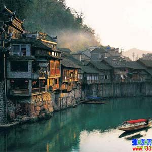 時尚商務(wù)C線：張家界、天門山、鳳凰古城四日游